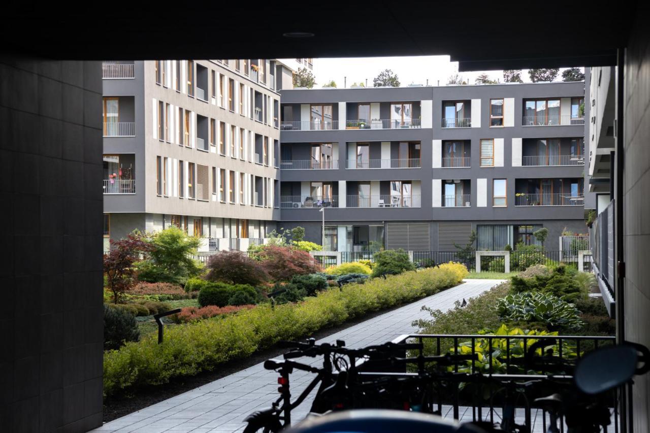 Unique Apt Eve - Free Garage クラクフ エクステリア 写真