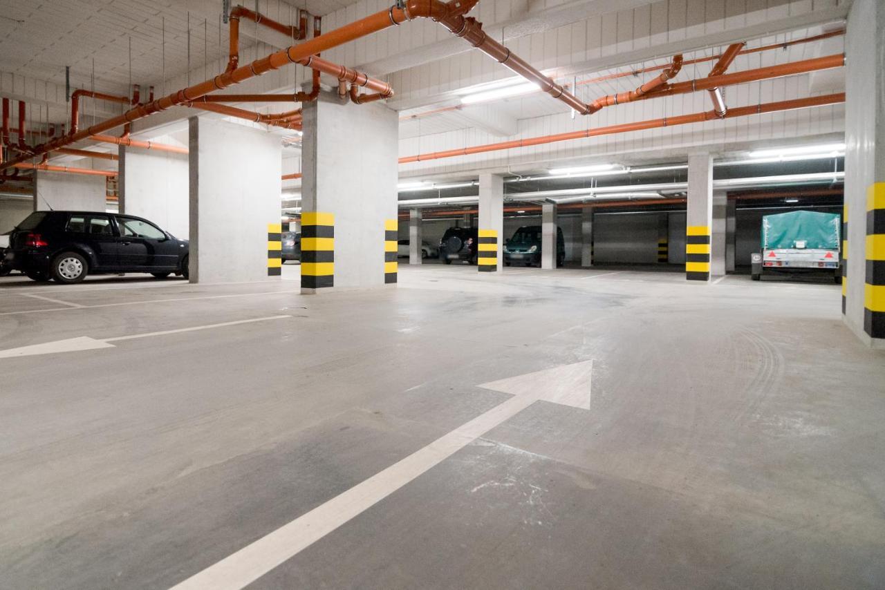 Unique Apt Eve - Free Garage クラクフ エクステリア 写真